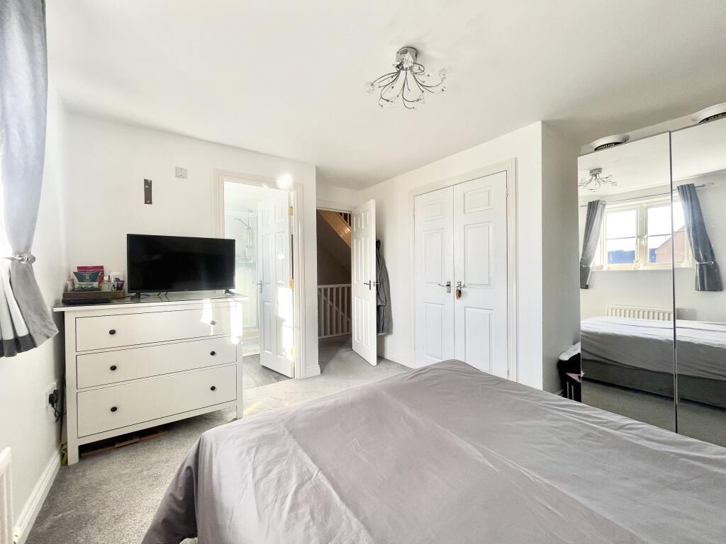 Additional image 13 of Hawks Rise, Yeovil, Somerset - Four Double Bedrooms