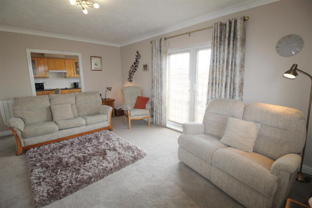 Blacksmith Row, Lytham St. Annes photo 4