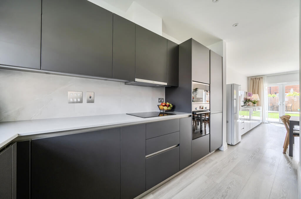 Ferris Green, Warfield, Bracknell, Berkshire, RG42 - View 3