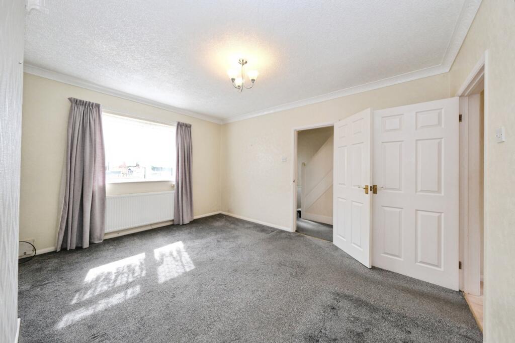 House in Mansfield, Nottinghamshire - View 6