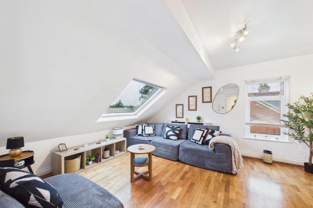 Apartment in Reading - View 3