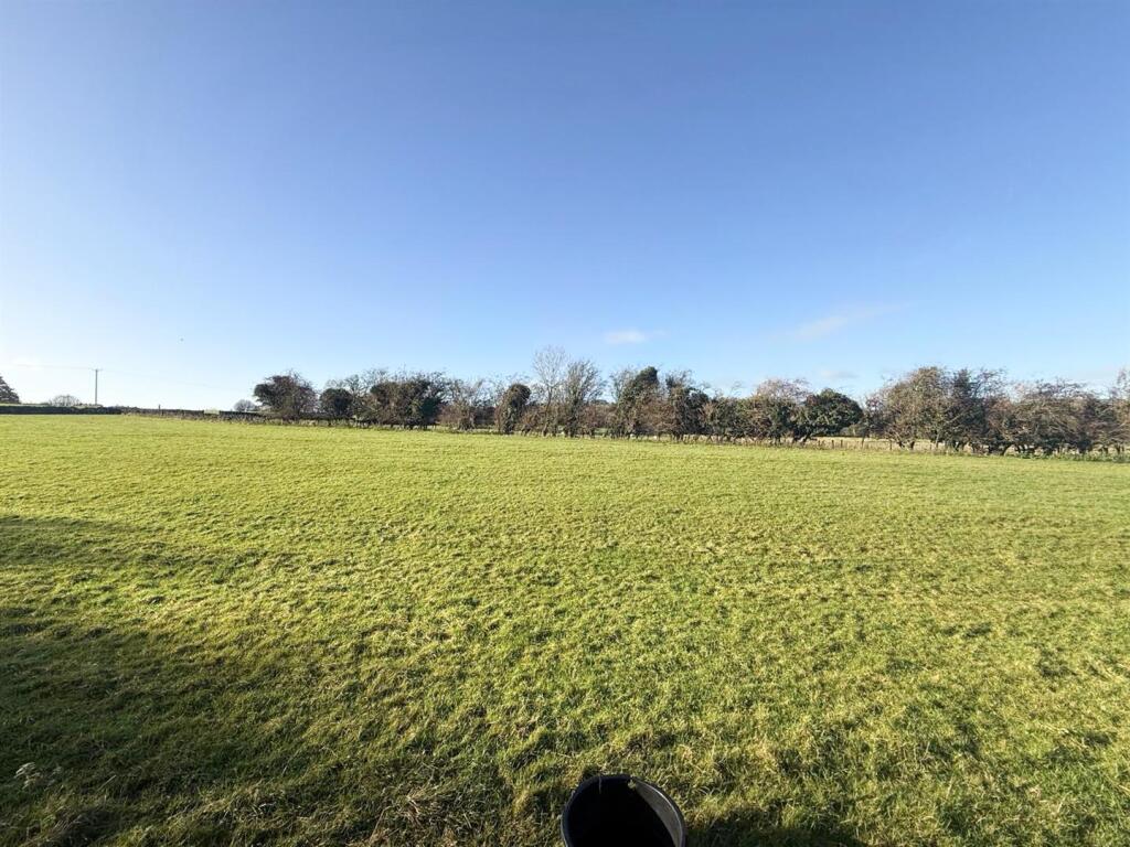 Additional image 17 of Lane Ends Lane, Cowling