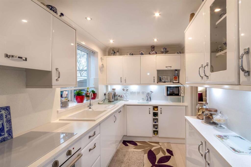 102, Greenland Avenue photo 4