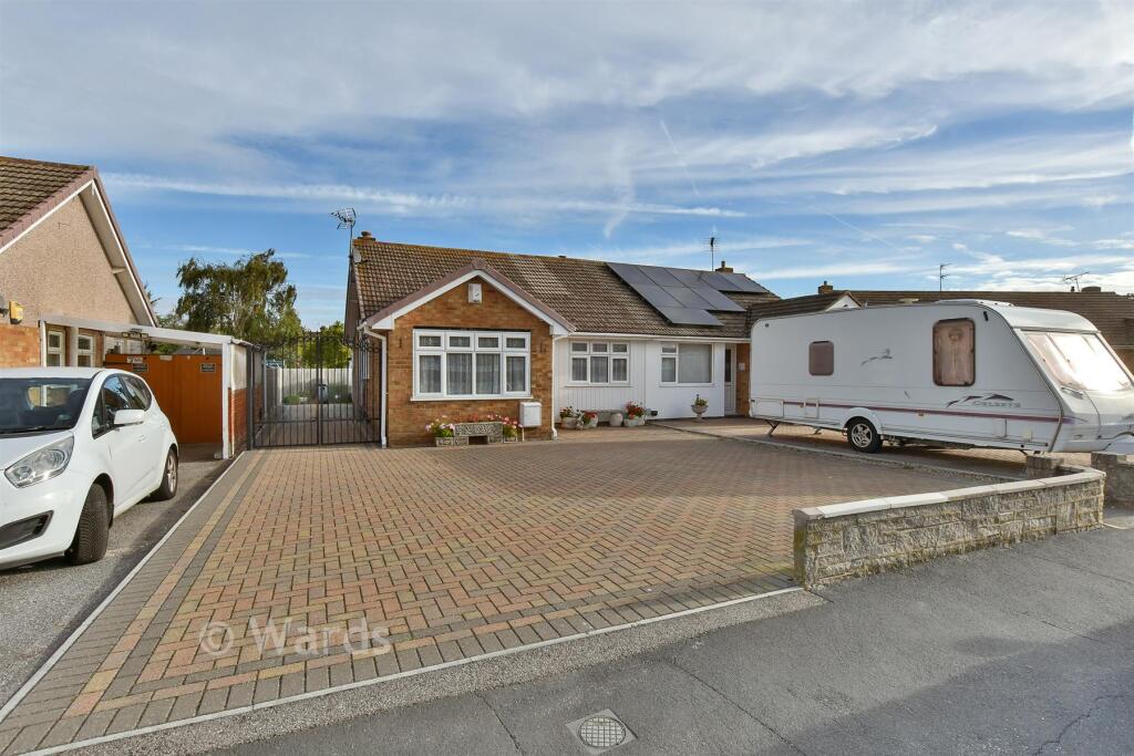 2-bed semi-detached on Rosemary Avenue, Halfway, Sheerness, Kent, £300,000