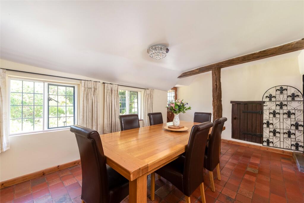 Post Office Lane, Hoggeston, Buckinghamshire, MK18 photo 4