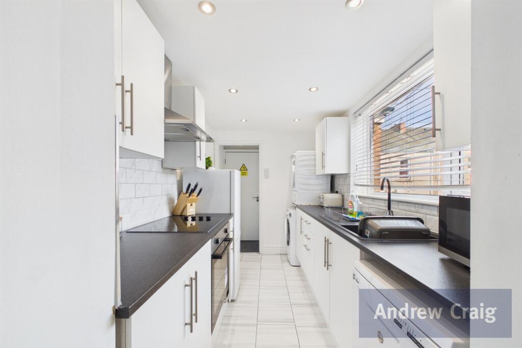 Apartment in Newcastle upon Tyne - View 3