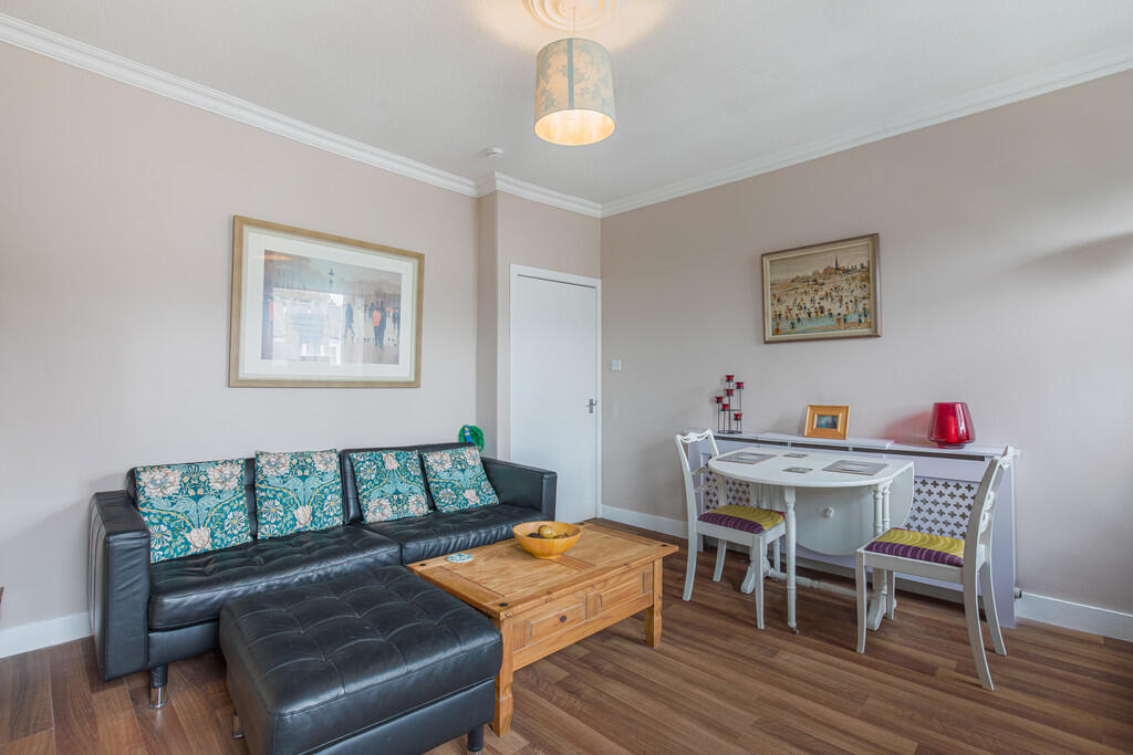Rosemount Place Flat B, Aberdeen - View 2