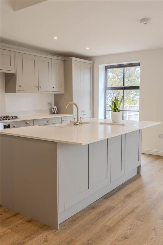 House in Southend-on-Sea - View 4