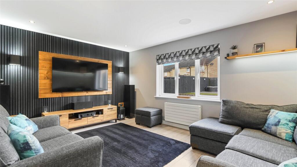 House in Motherwell, North Lanarkshire - View 2