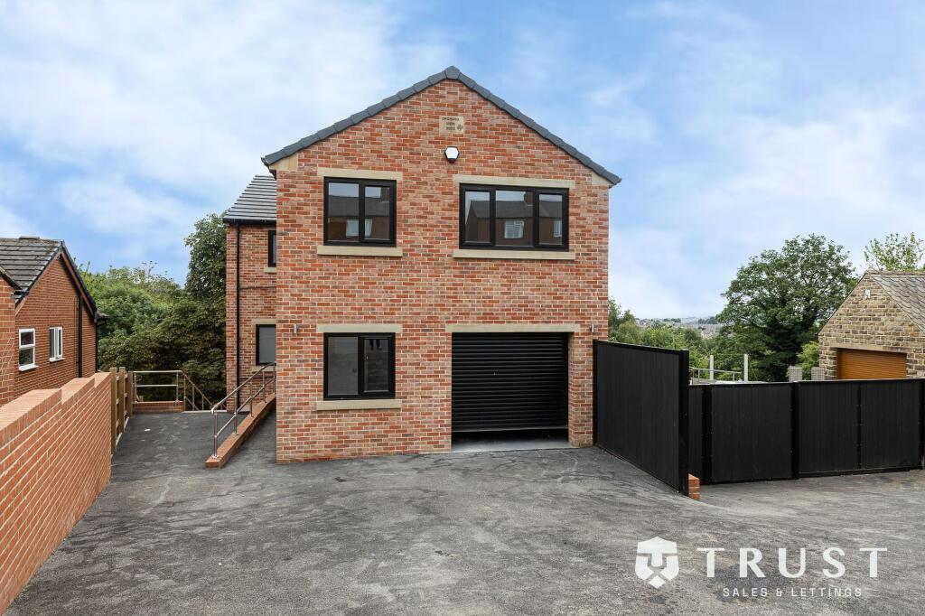 House in Kirklees, West Yorkshire - View 2