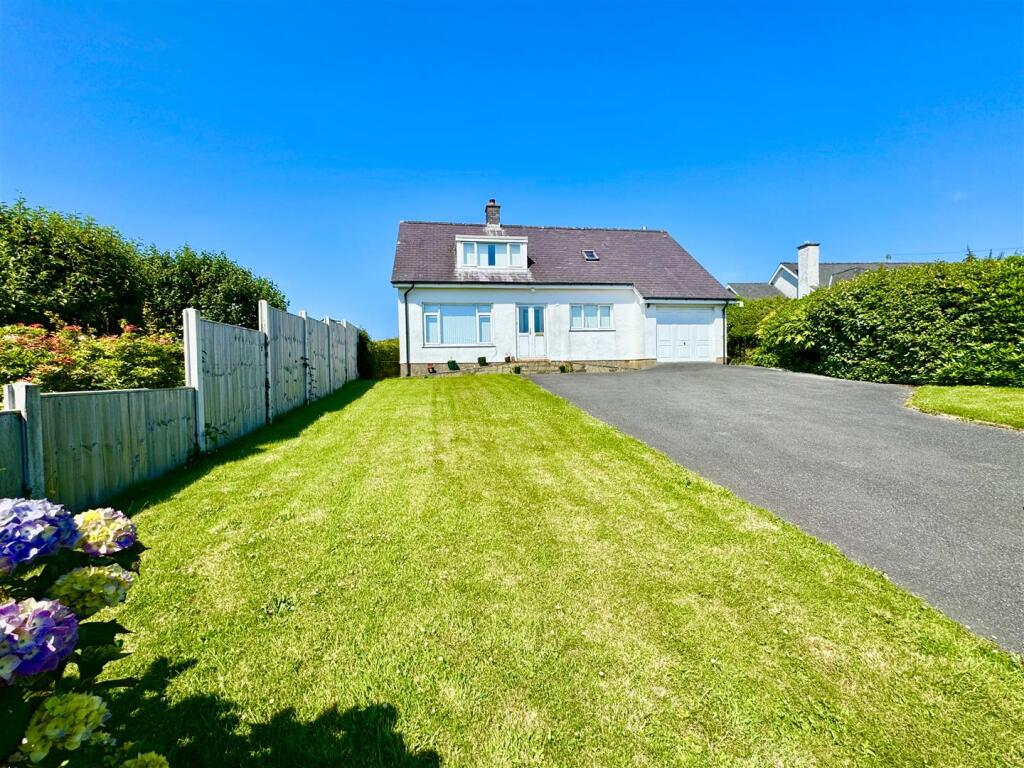 Main image of property: Chwilog, Pwllheli