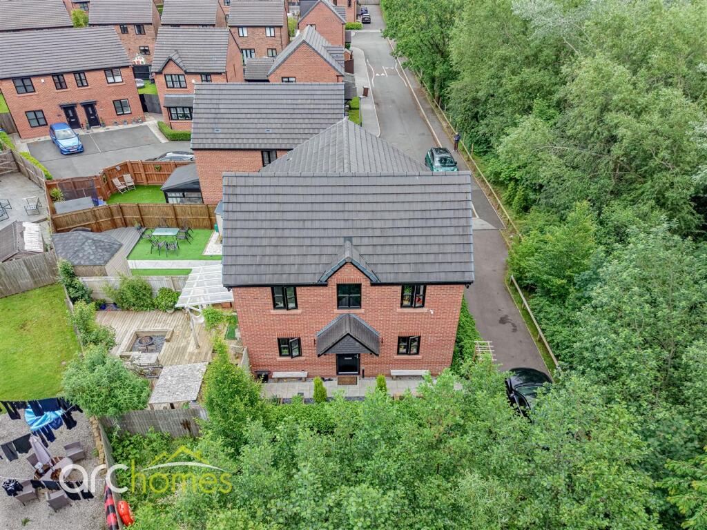 Main image of property: Tiverton Avenue, Leigh