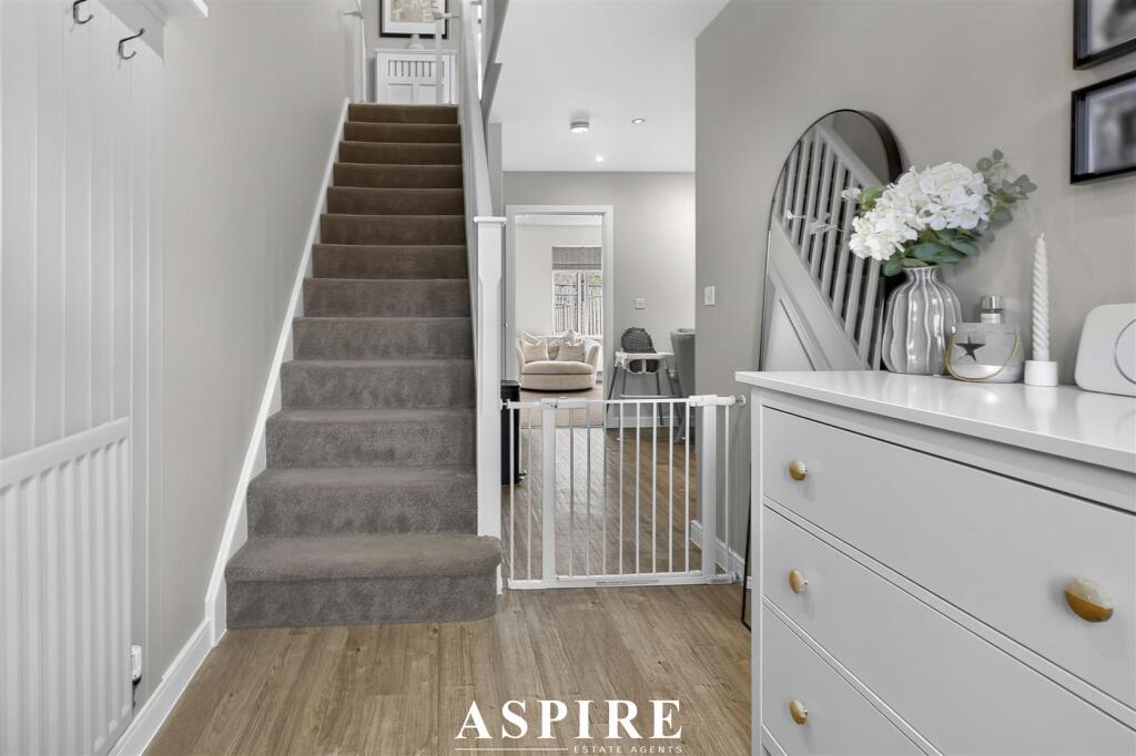 House in Basildon, Essex - View 4
