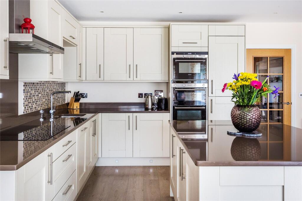 House in Guildford - View 2