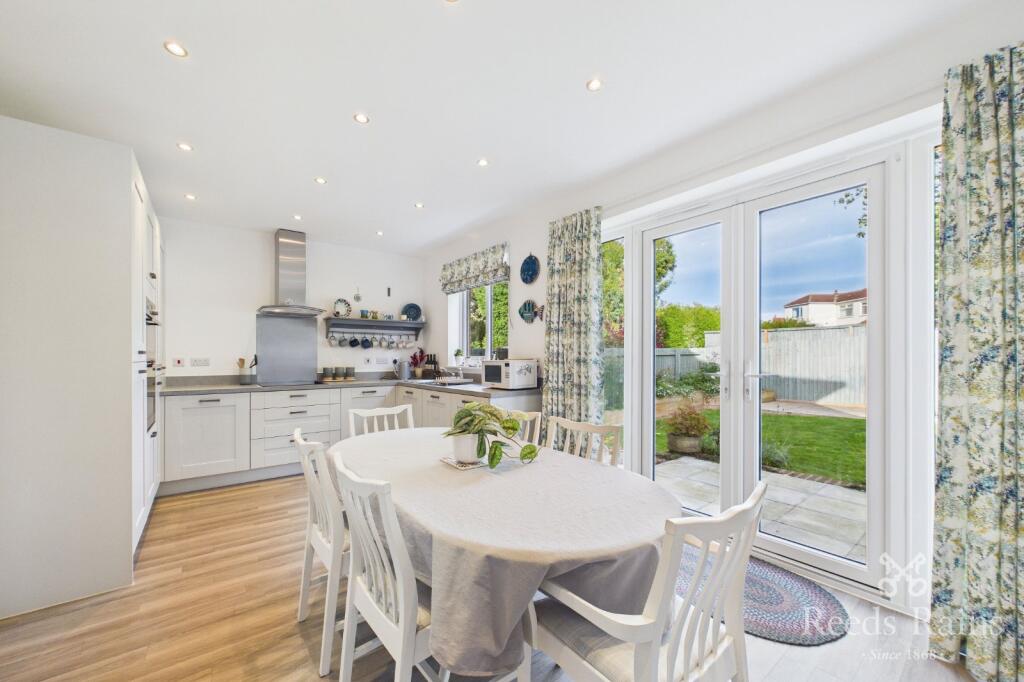 House in Wakefield - View 3