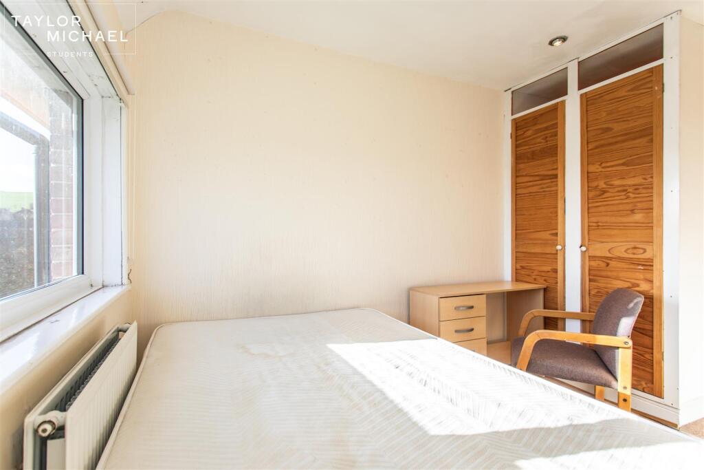 6 bedroom terraced house for rent