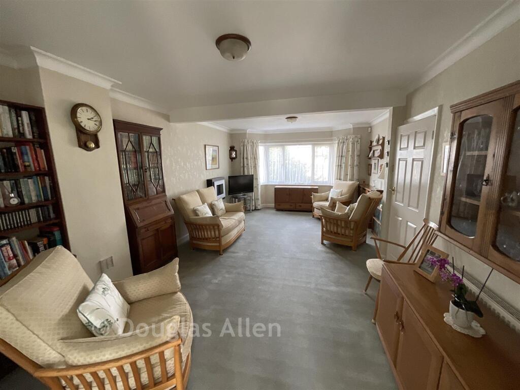 House in Brentwood - View 4