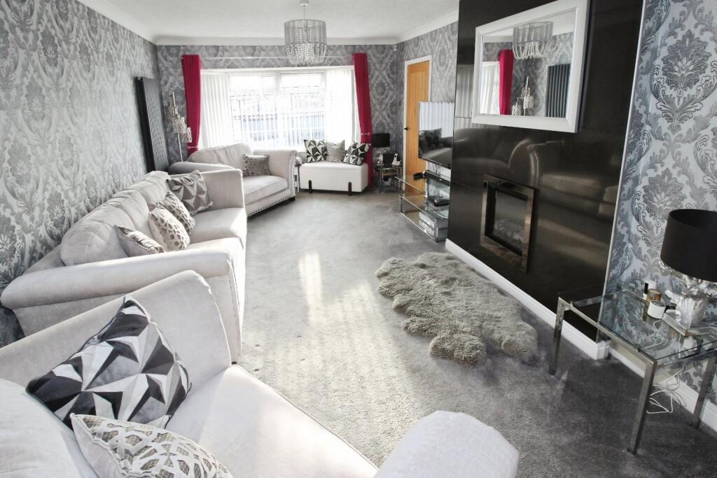 Ring Road, Middleton, Leeds, West Yorkshire, LS10 photo 2