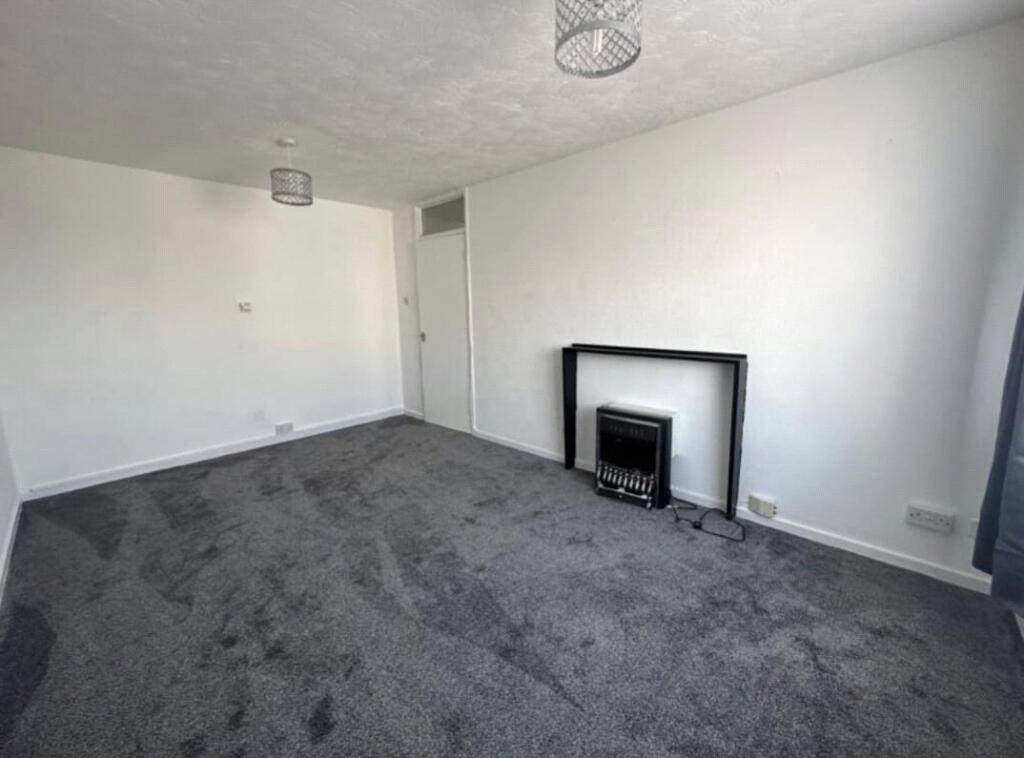 Apartment in Gosport, Hampshire - View 3