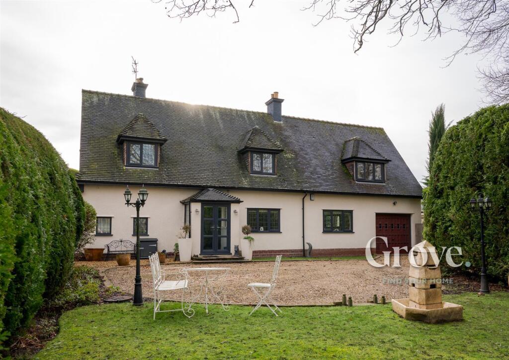 4-bed detached on Wollescote Road, Pedmore, £750,000