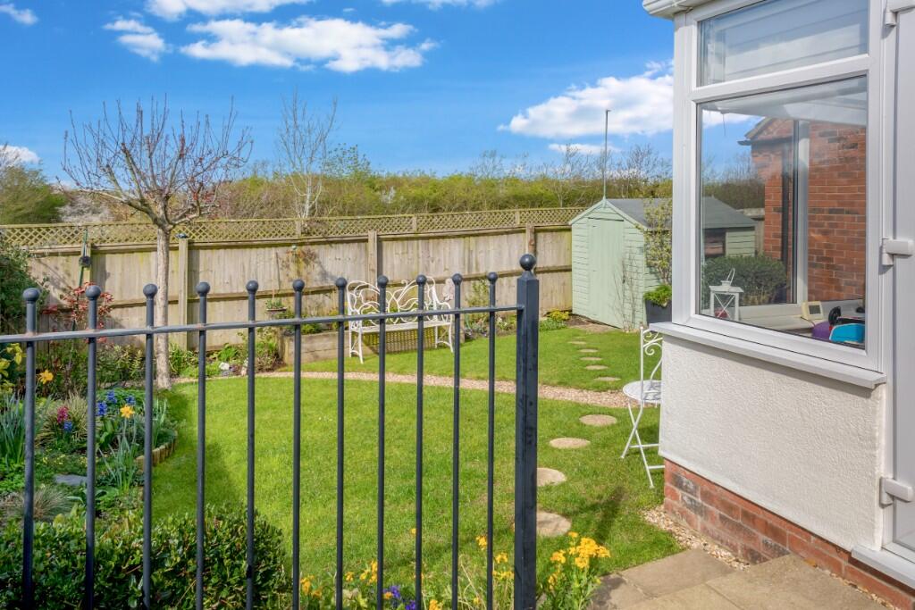 104 Barnards Way, Kibworth, LE8 0RS photo 3