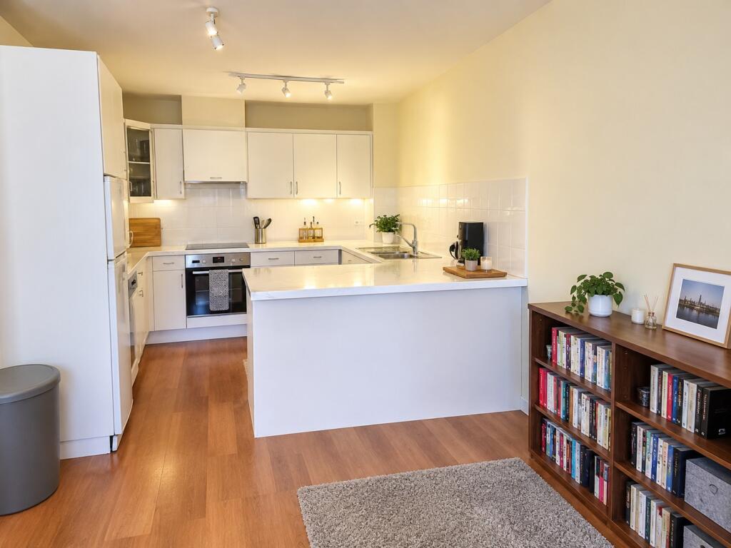 Apartment in Nottingham - View 4