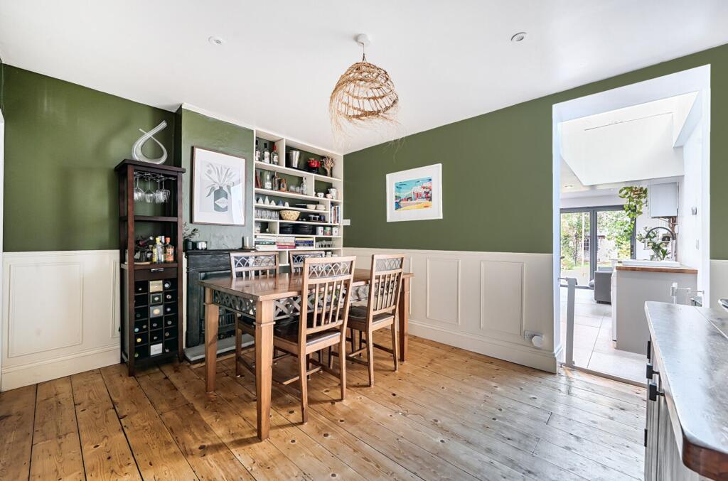 House in Portsmouth - More
