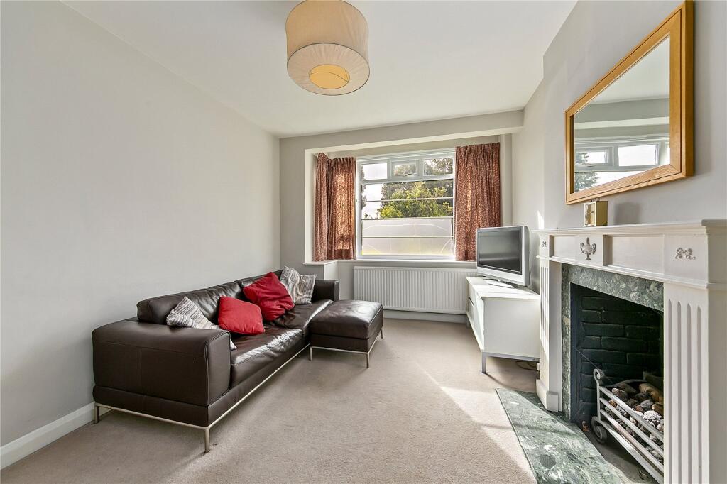 Apartment in Twickenham - More