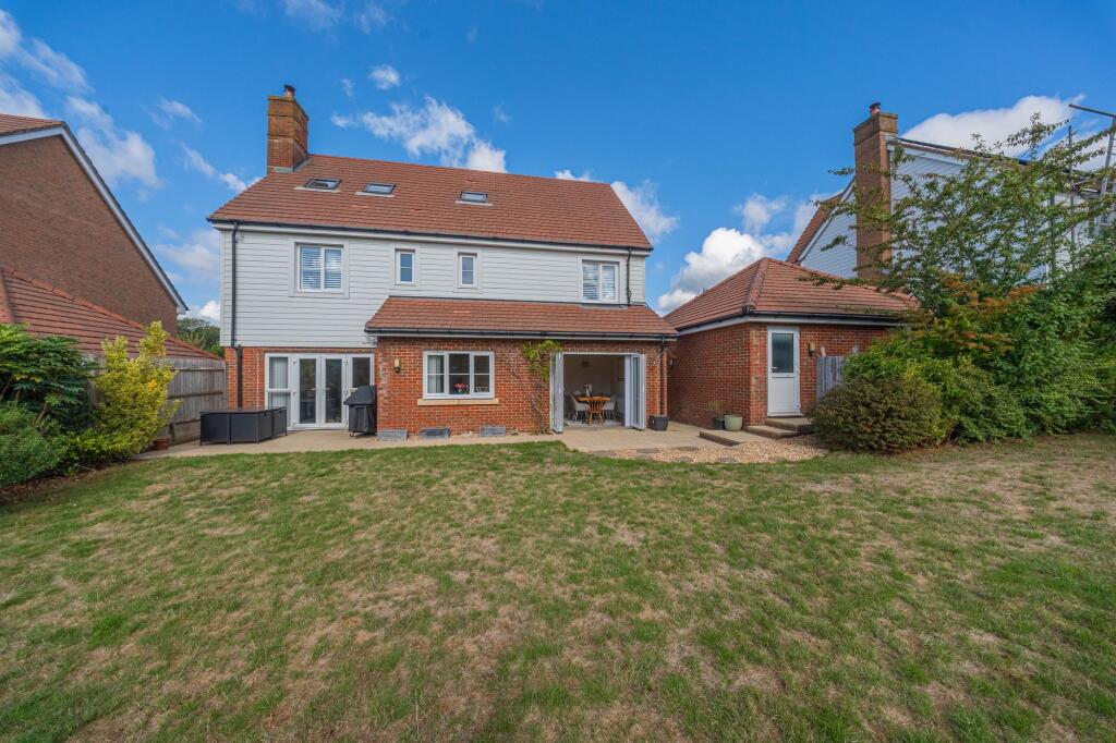 House in Haywards Heath, Ansty and Staplefield - View 2