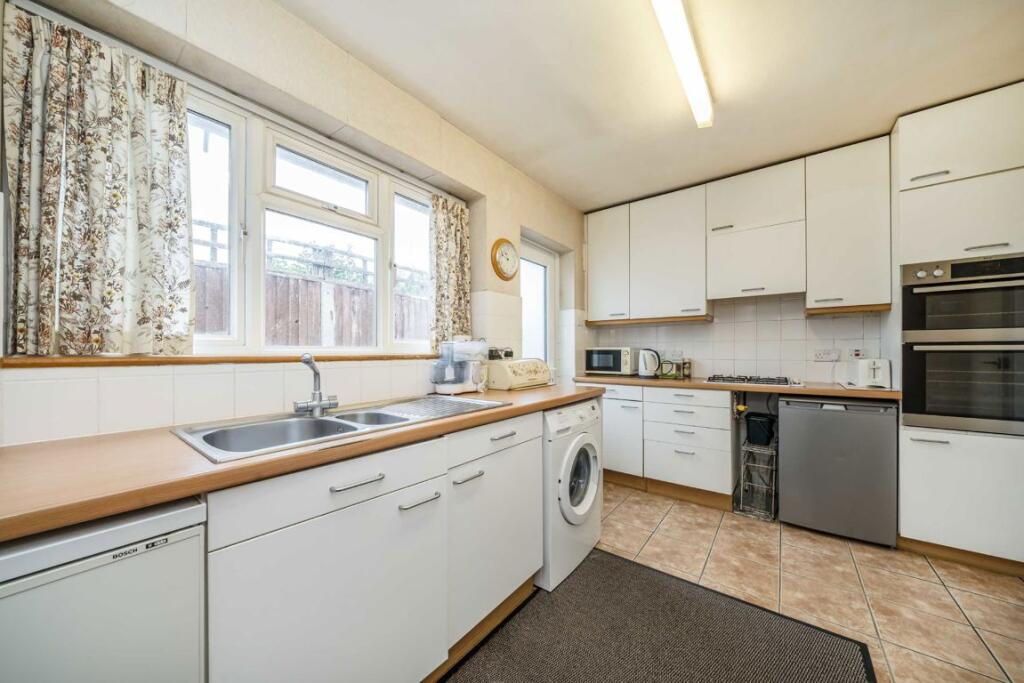 House in Twickenham - View 4