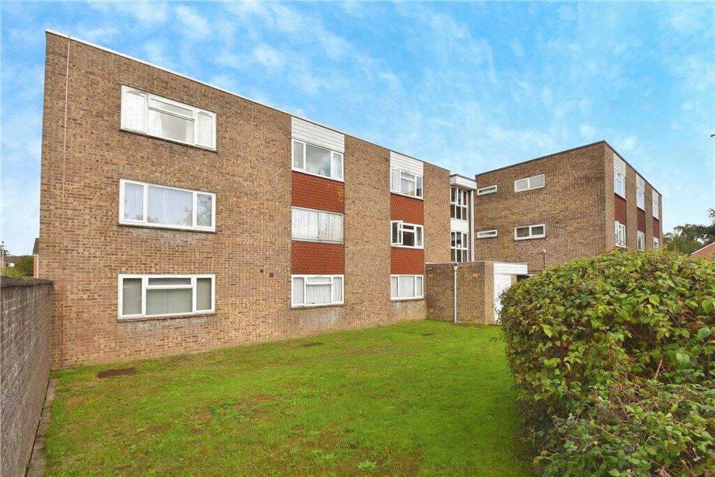 Studio flat on Sutherland Close, Romsey, Hampshire, £130,000