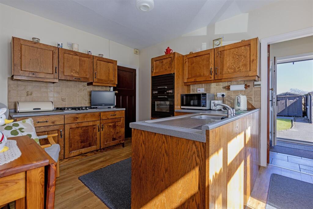 House in High Peak, Hope - View 4