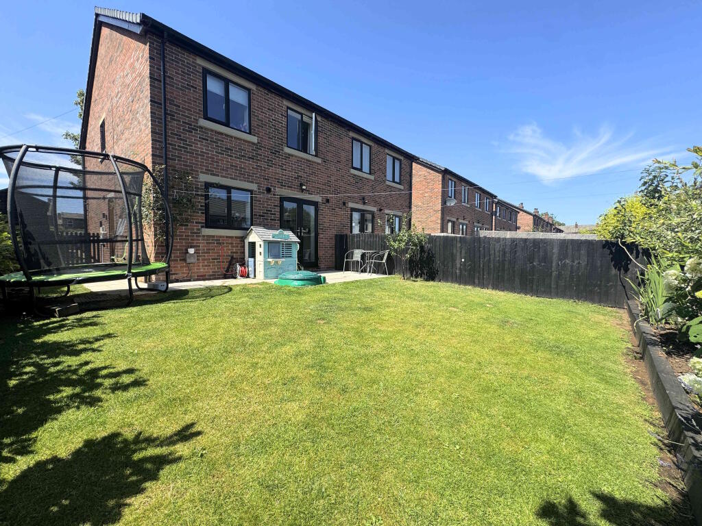 94 Westcliffe Road, Cleckheaton, BD19 3NW - View 3