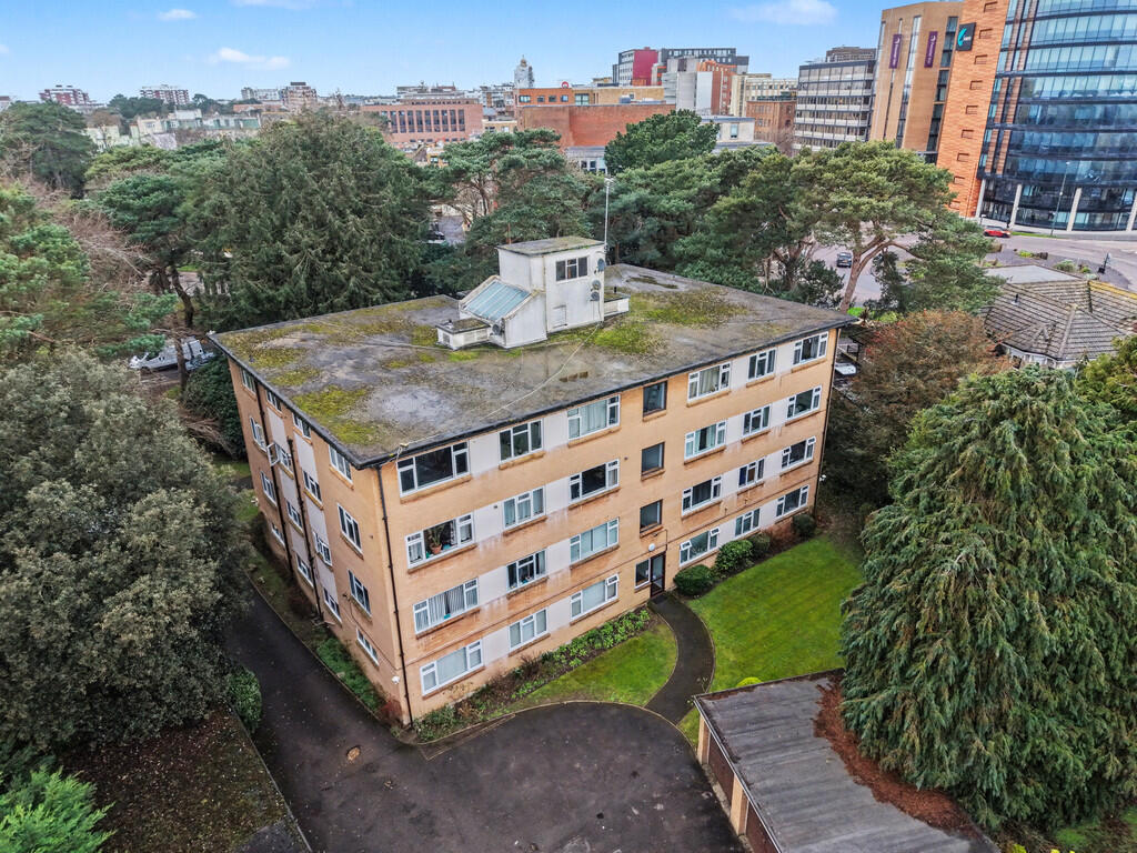 Main image of property: Burford Court, 2 Manor Road