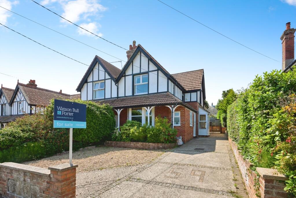 Main image of property: The Avenue, Totland Bay, Isle of Wight, PO39