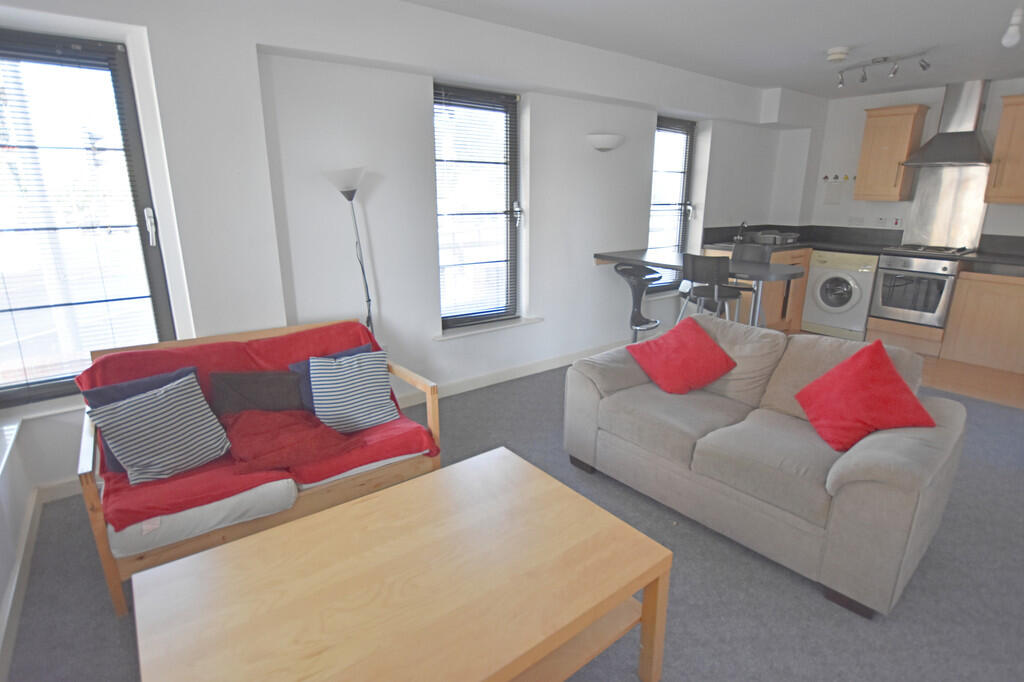 2 bedroom ground floor flat for rent