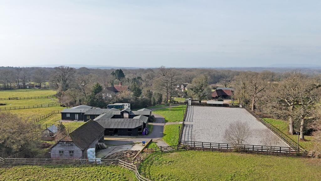 House in Horsham, Rudgwick - View 2