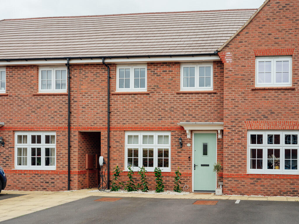 3-bed terraced on Raven Gardens, Droitwich, Worcestershire., £290,000