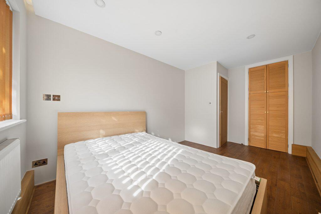 Apartment in London - More