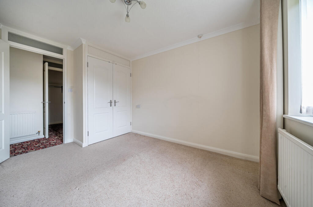 Apartment in Reading - View 5