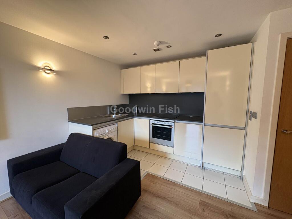 Apartment in Manchester, Trinity, City Centre - View 3
