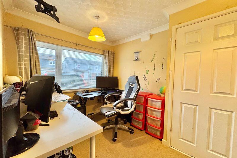 Canterbury Close, NO ONWARD CHAIN - More