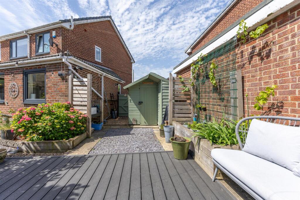 House in Kirklees, Little Lepton, Kirkburton - View 5