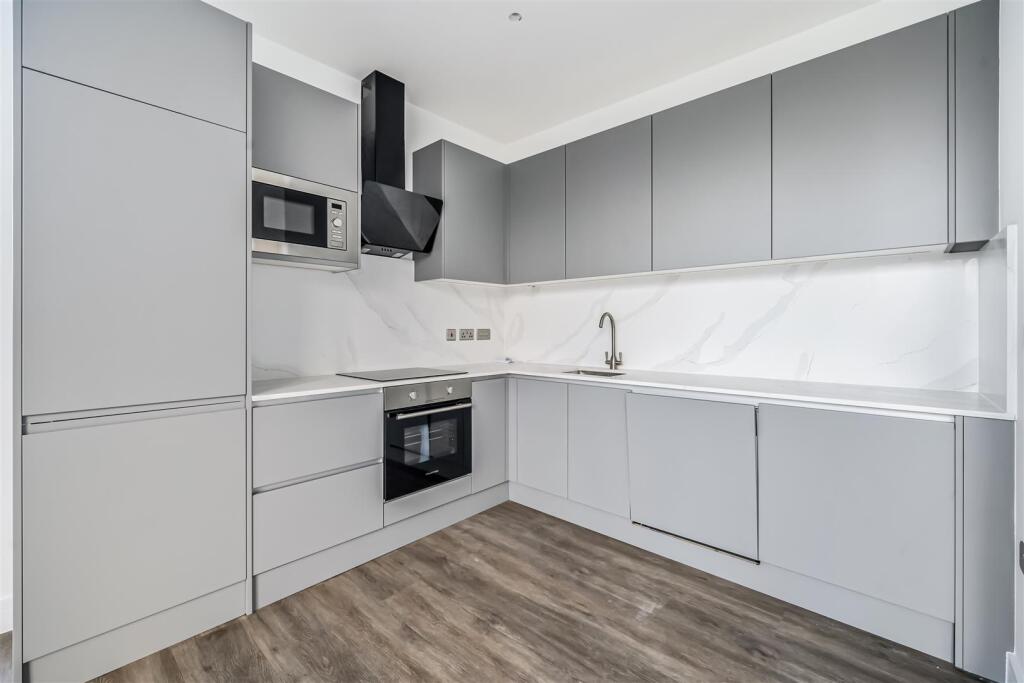 Apartment in Guildford - View 2