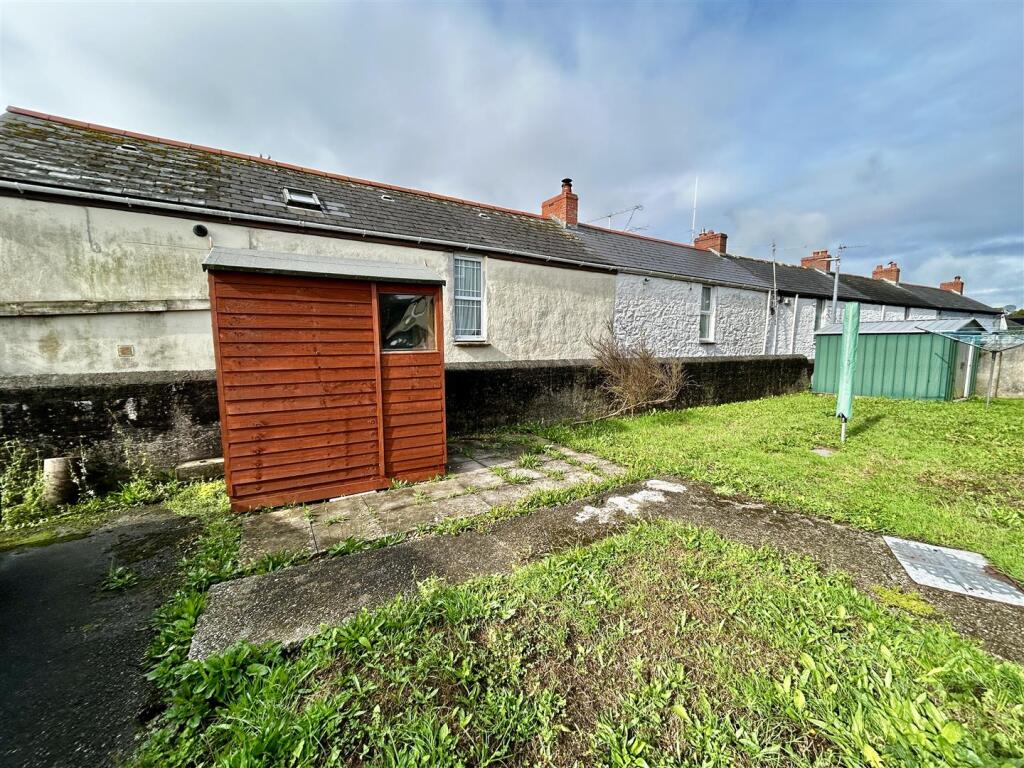 Apartment in Helston, Cornwall - More