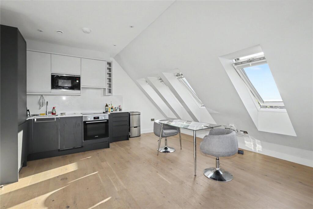 Apartment in Guildford - View 4