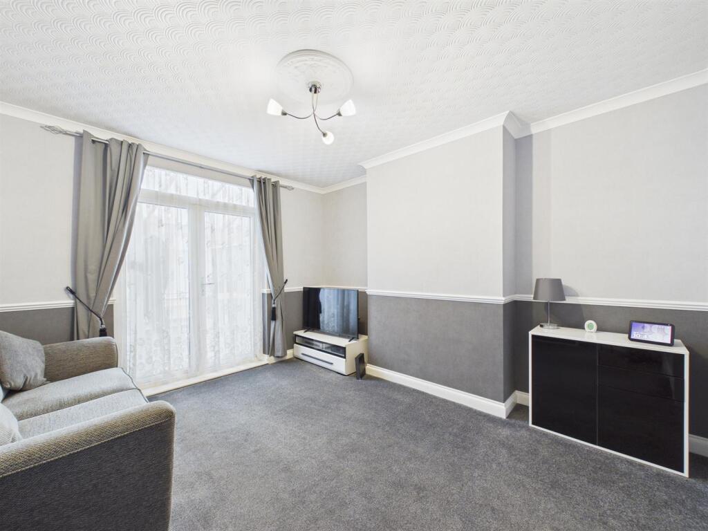 Kelston Grove, Hanham, Bristol photo 3
