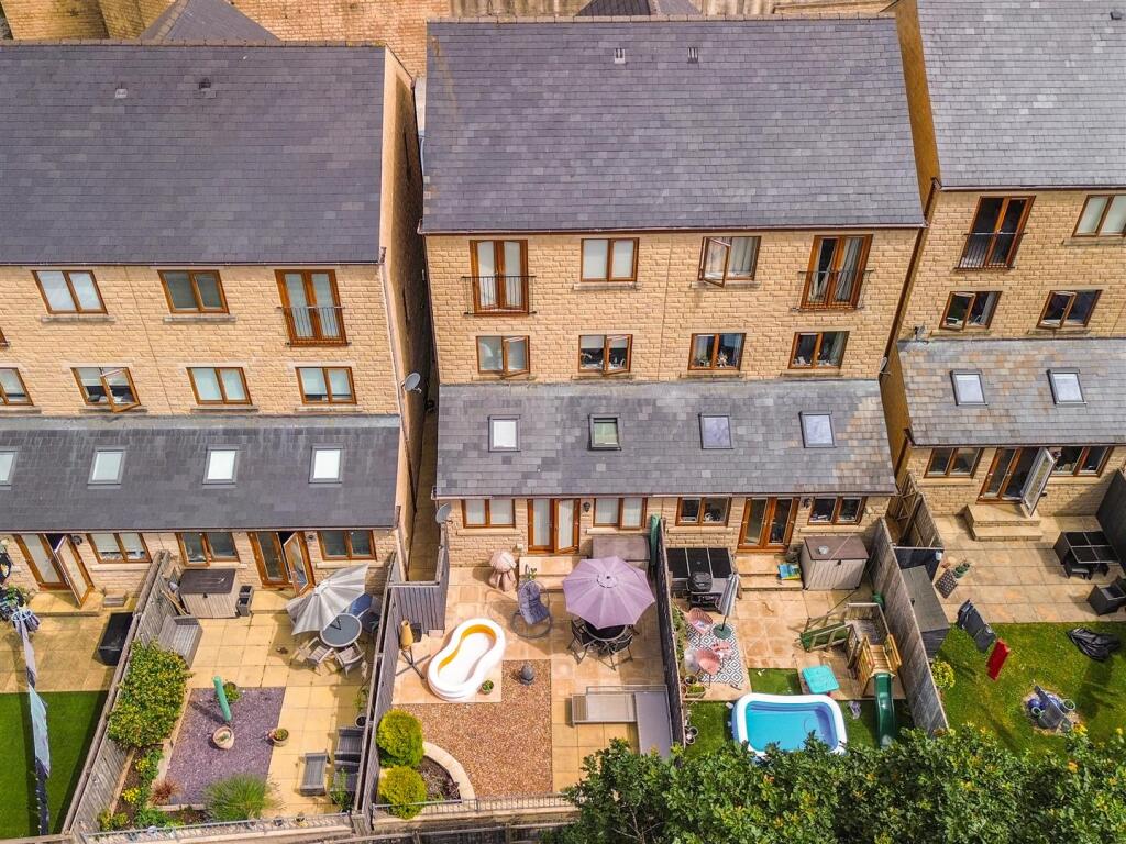 Main image of property: Greenside Gardens, Sowerby Bridge