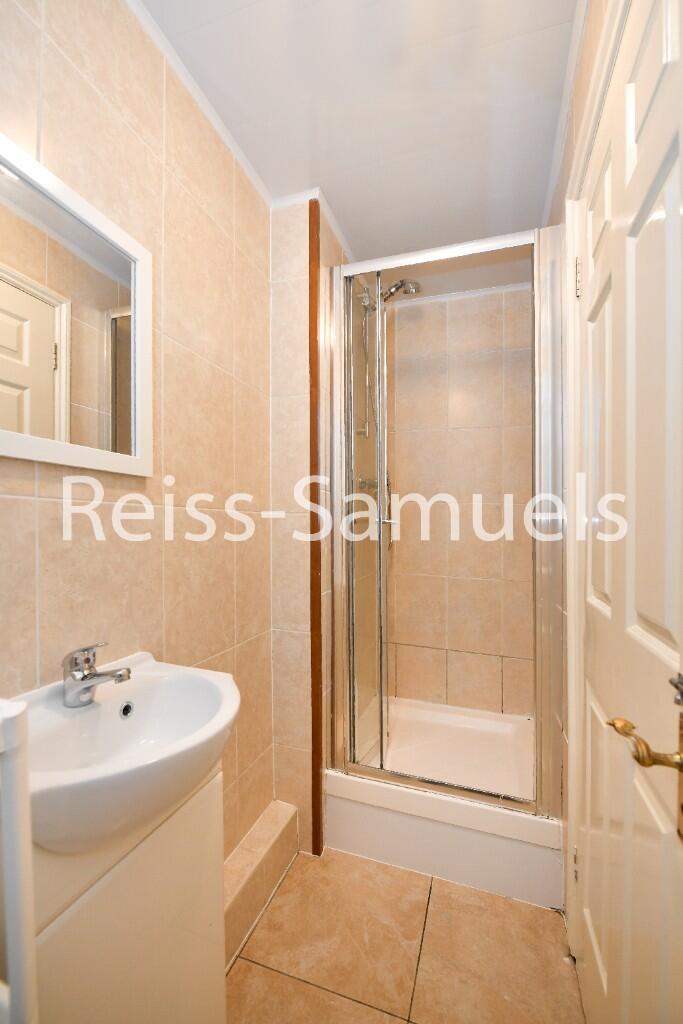 5 bedroom terraced house for rent