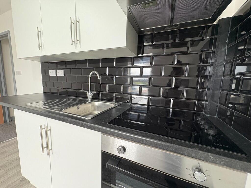 Apartment in Southampton, Shirley - View 4